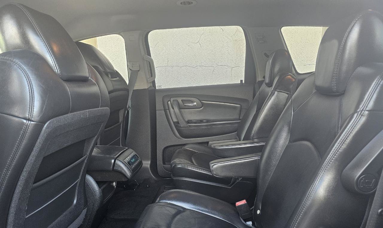 Used 2009 Chevrolet Traverse LT FWD image 26