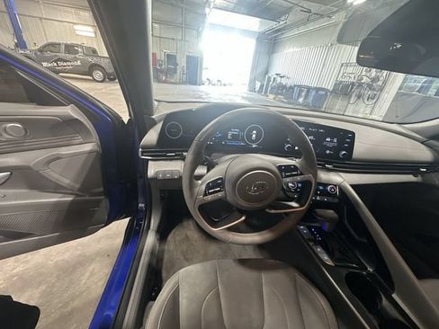 Used 2022 Hyundai Elantra SEL w/ Convenience + Premium Package FWD image 15