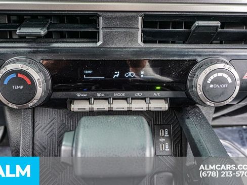 Used 2025 Toyota 4Runner SR5 AWD/4WD image 41