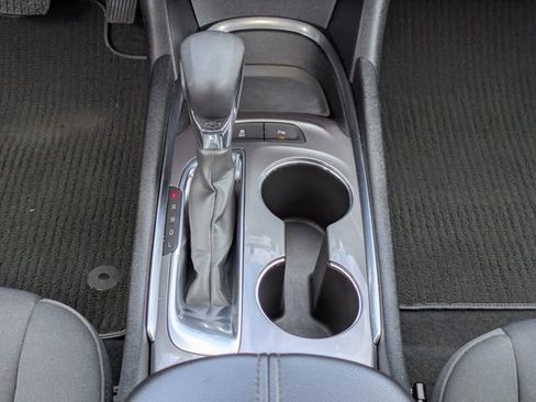 Used 2021 Chevrolet Malibu LT image 18