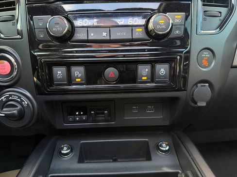 Used 2021 Nissan Titan PRO-4X w/ Pro-4x Convenience Package image 20