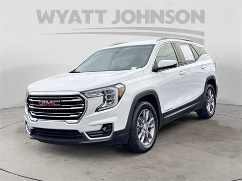 Used 2024 GMC Terrain SLT image 1