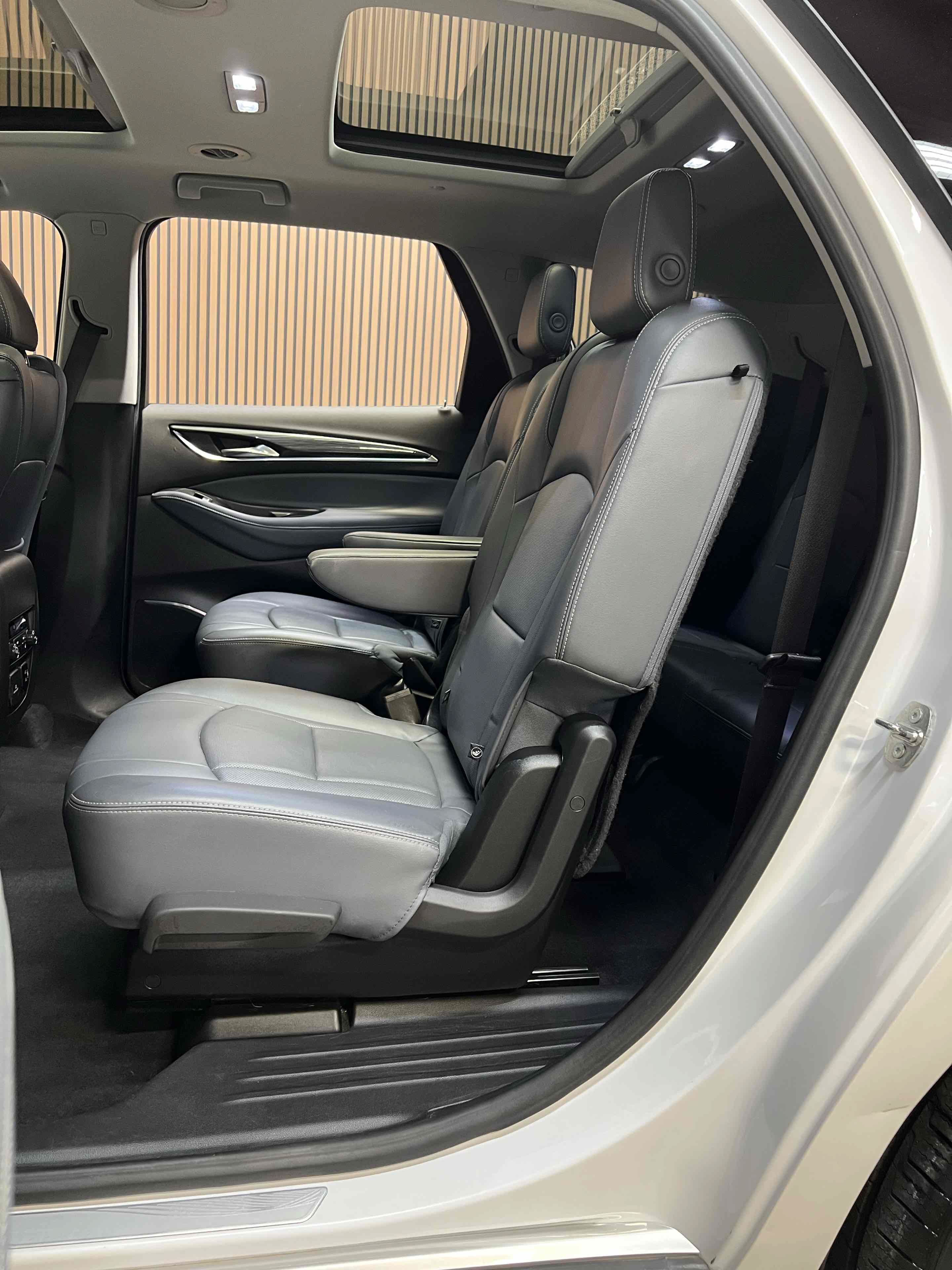 Used 2018 Buick Enclave Premium w/ Experience Buick Package AWD/4WD image 37