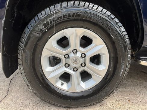 Used 2016 Toyota 4Runner SR5 RWD image 29