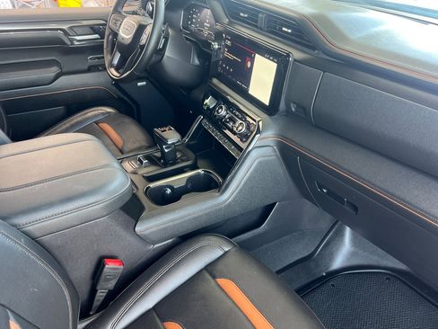 Used 2024 GMC Sierra 1500 AT4 image 12