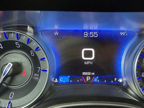 Used 2021 Chrysler 300 S RWD image 5