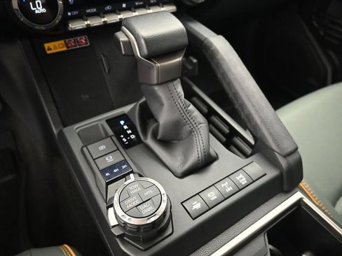 Used 2025 Toyota 4Runner Trailhunter AWD/4WD image 18