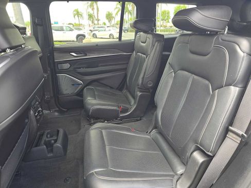 Used 2021 Jeep Grand Cherokee L Overland w/ Luxury Tech Group IV AWD/4WD image 22