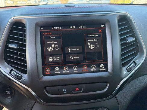 Used 2019 Jeep Cherokee Trailhawk w/ Cold Weather Group image 14