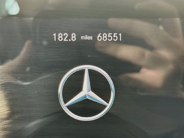 Used 2022 Mercedes-Benz GLB 250 w/ Premium Package Lite image 15
