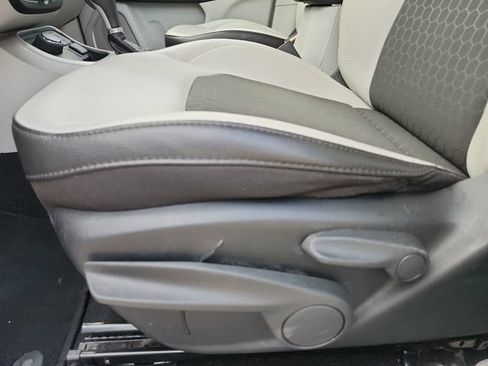 Used 2019 Jeep Compass Latitude w/ Safety & Security Group AWD/4WD image 14