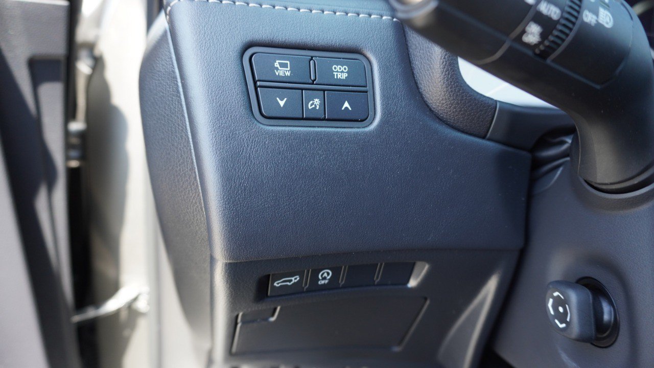 Used 2022 Lexus LX 600 4WD w/ Accessory Package (Z1) image 21