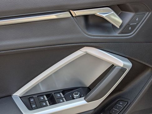 Used 2025 Audi Q3 2.0T Premium w/ Convenience Package image 14