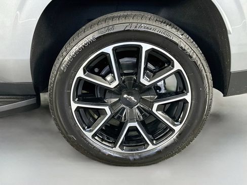 Used 2026 Chevrolet Suburban RST w/ Comfort Package AWD/4WD image 35