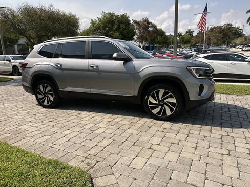 Used 2024 Volkswagen Atlas SEL AWD/4WD image 15