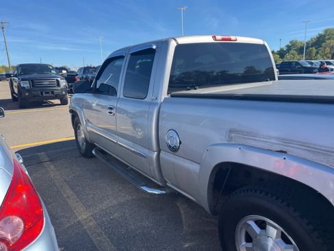 Used 2005 GMC Sierra 1500 SLE image 10