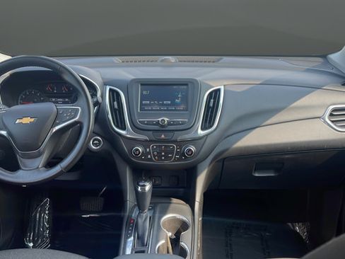 Used 2018 Chevrolet Equinox LT AWD/4WD image 11