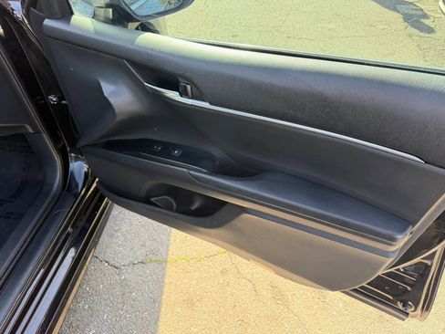 Used 2019 Toyota Camry SE FWD image 10