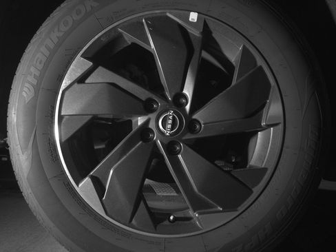 Used 2025 Nissan Rogue SV image 15