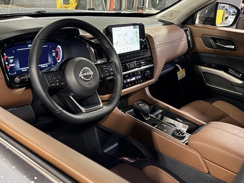 New 2025 Nissan Pathfinder Platinum image 37