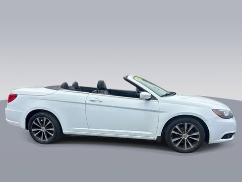Used 2013 Chrysler 200 S FWD image 2