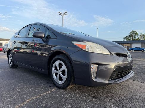 Used 2014 Toyota Prius Two FWD image 3