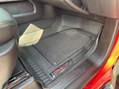 Used 2022 GMC Sierra 1500 Denali w/ Denali Premium Package image 29