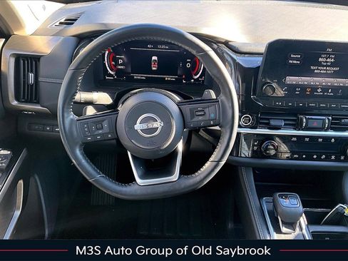 Certified 2023 Nissan Pathfinder Platinum w/ Lighting Package (N92) image 8