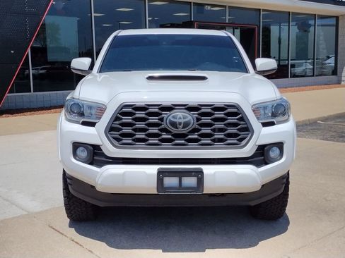 Used 2021 Toyota Tacoma TRD Sport w/ TRD Premium Sport Package AWD/4WD image 13
