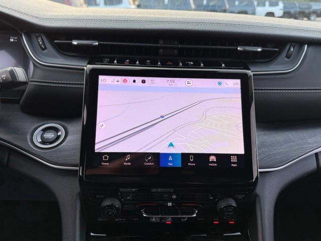 Used 2023 Jeep Grand Cherokee L Limited AWD/4WD image 21