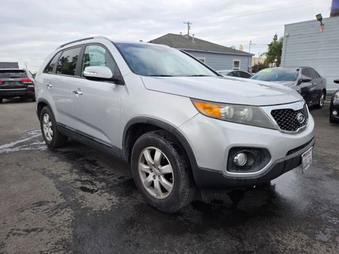 Used 2012 Kia Sorento LX w/ Convenience Pkg image 5