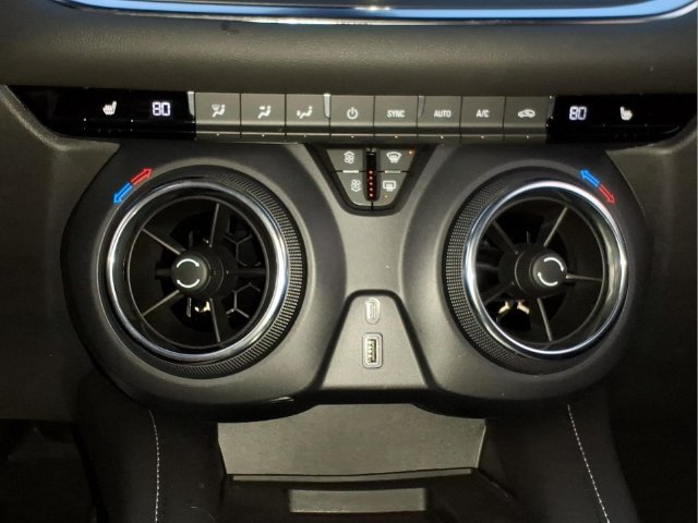 Used 2025 Chevrolet Blazer LT w/ Convenience Package FWD image 18