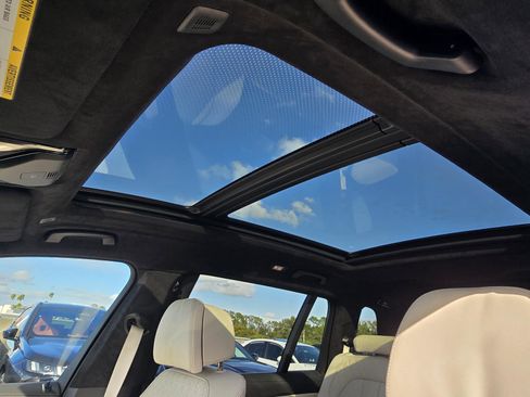 New 2026 BMW X7 M60i image 23