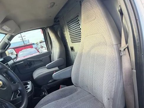 Used 2019 Chevrolet Express 3500 w/ Driver Convenience Package RWD image 7