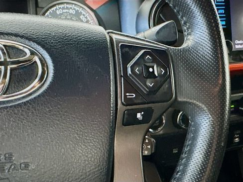 Used 2017 Toyota Tacoma TRD Off-Road w/ Tow Package (A/T) AWD/4WD image 26
