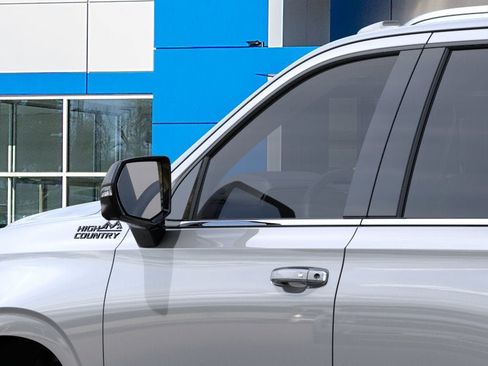 New 2026 Chevrolet Tahoe High Country AWD/4WD image 12