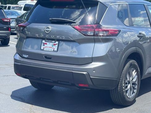 Used 2024 Nissan Rogue S AWD/4WD image 36