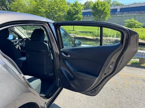 Used 2014 MAZDA MAZDA3 i Sport FWD image 15
