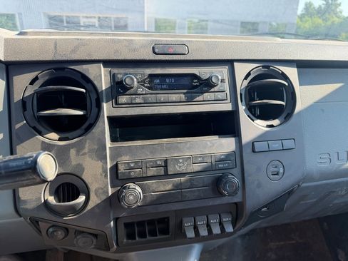 Used 2023 Ford F750 2WD Regular Cab Super Duty image 15