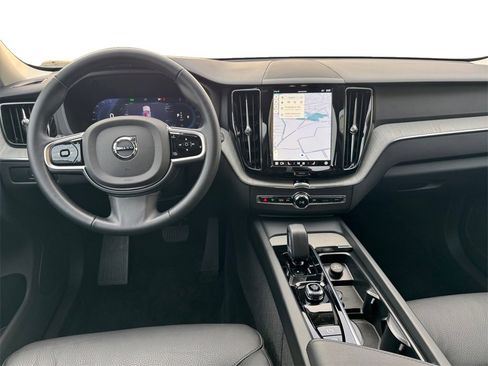 Certified 2025 Volvo XC60 B5 Plus image 23