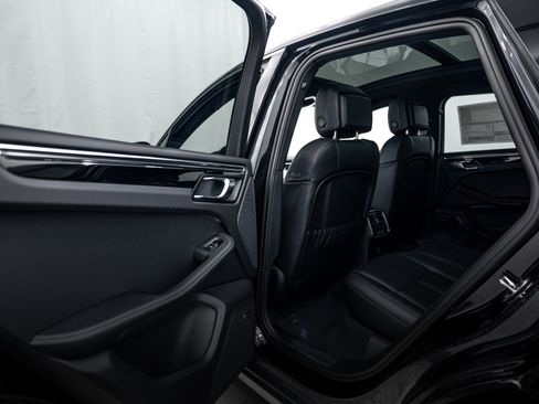 Certified 2026 Porsche Macan image 22