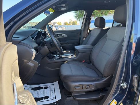 Used 2023 Chevrolet Traverse LT image 17