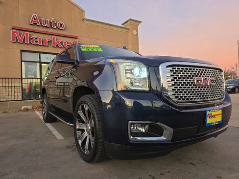 Used 2017 GMC Yukon SLE w/ Convenience Package image 3