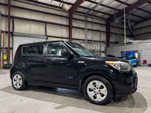 Used 2015 Kia Soul image 3