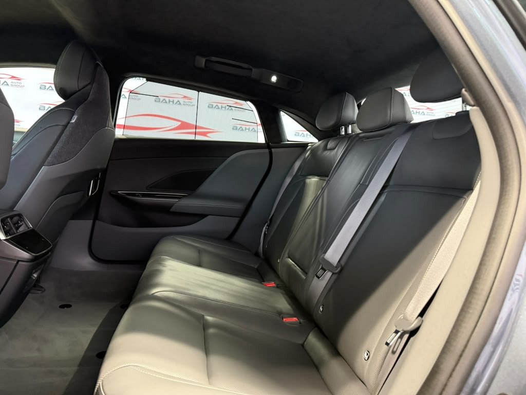 Used 2024 Lucid Air Touring AWD/4WD image 37