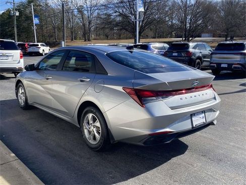 Certified 2023 Hyundai Elantra SE image 4