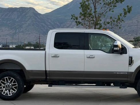 Used 2017 Ford F250 Lariat w/ Lariat Ultimate Package AWD/4WD image 5