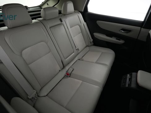 Used 2024 Nissan Ariya AWD image 5