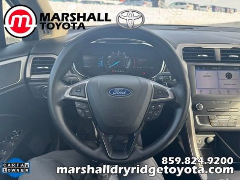 Used 2019 Ford Fusion SE image 16
