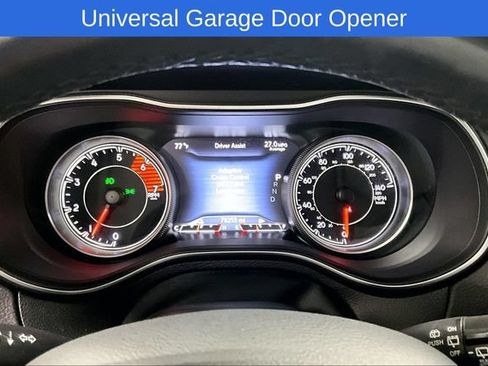 Used 2020 Jeep Cherokee Trailhawk w/ Technology Group AWD/4WD image 17